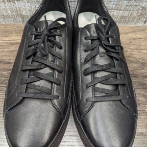 KIZIKS - Men's Vegas Model Size 8 Black - Easy Slip on Loafers with laces (rare)